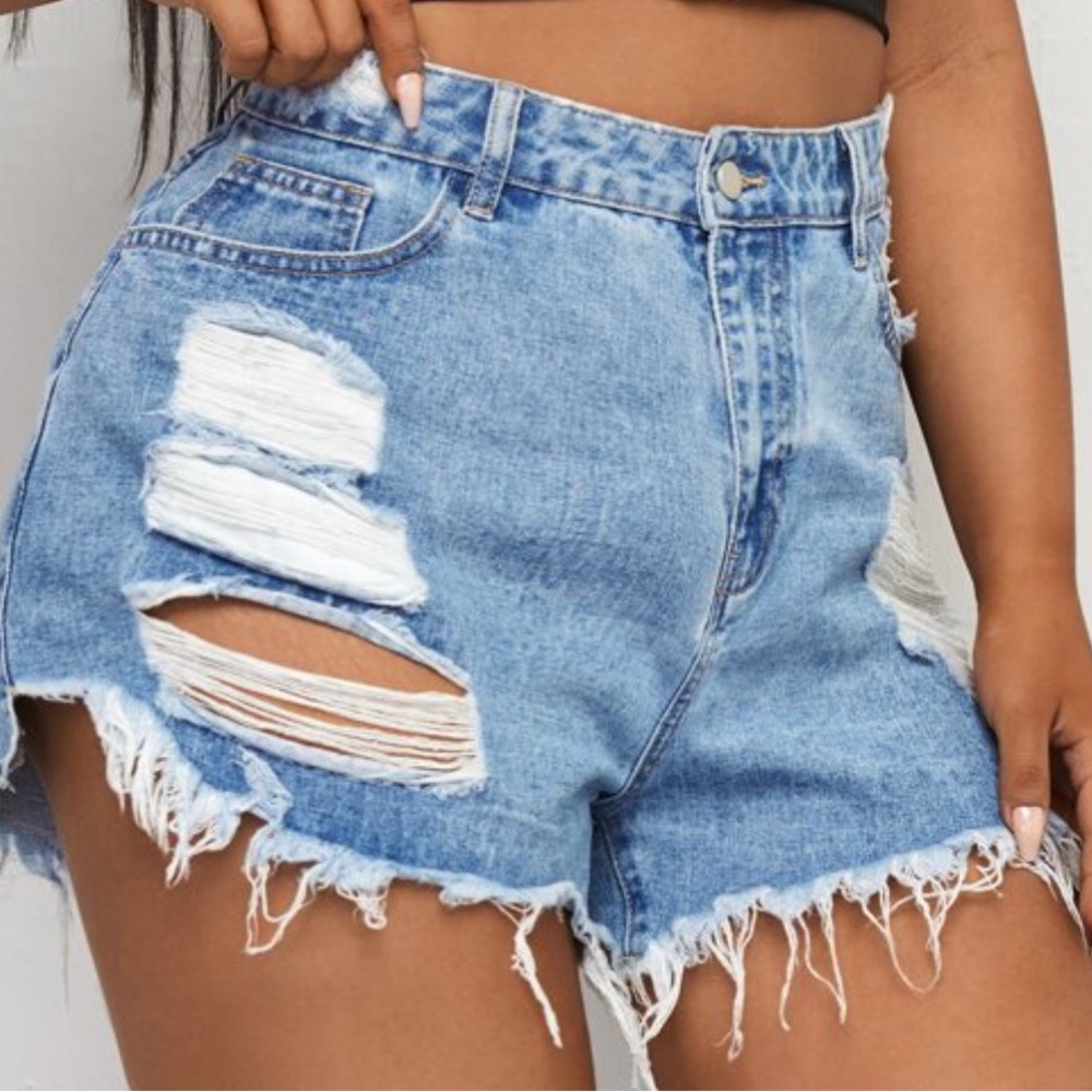SHEIN Plus Light Wash Raw Hem Ripped Denim Shorts 3XL